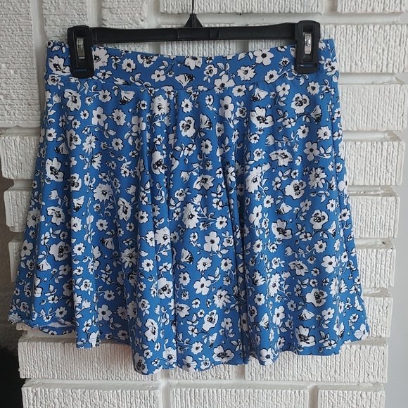 SO Skater Skirt - Picture 4 of 5